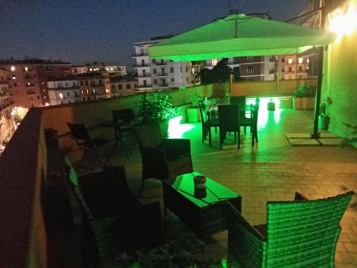 Hotel Tuanis Neapel Exterior foto